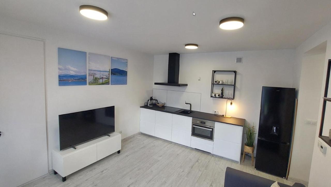 Laguna24 Jezioro Zywieckie Klimatyzowany Apartament 40 M2 Zarzecze  Exteriör bild